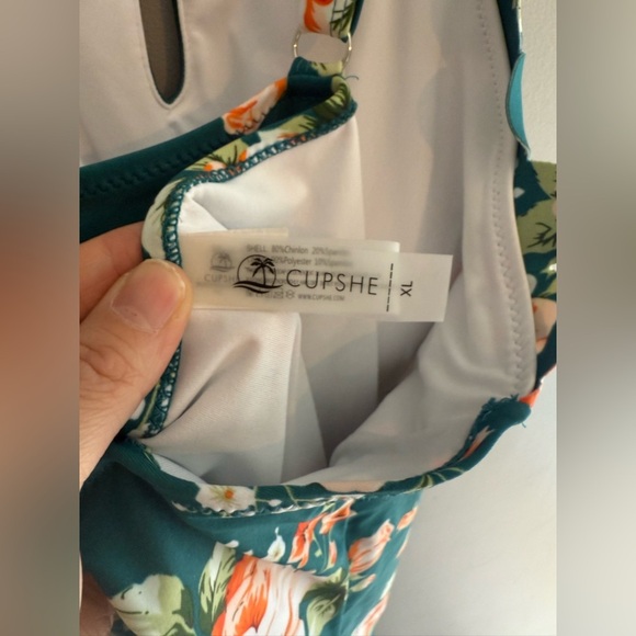 Cupshe Womens One Piece Swimsuit SZ XL Green Floral Scalloped Criss Cross Back - Picture 5 of 12